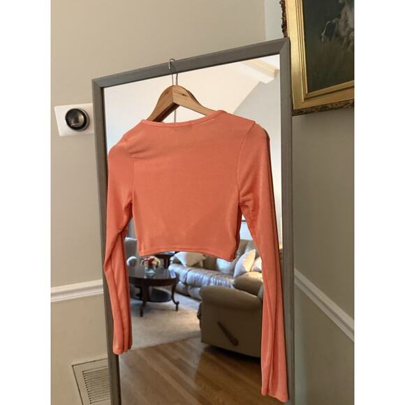 Pretty Little Things Twist Long Sleeve Knit Crop Top Size 2 - Picture 2 of 4